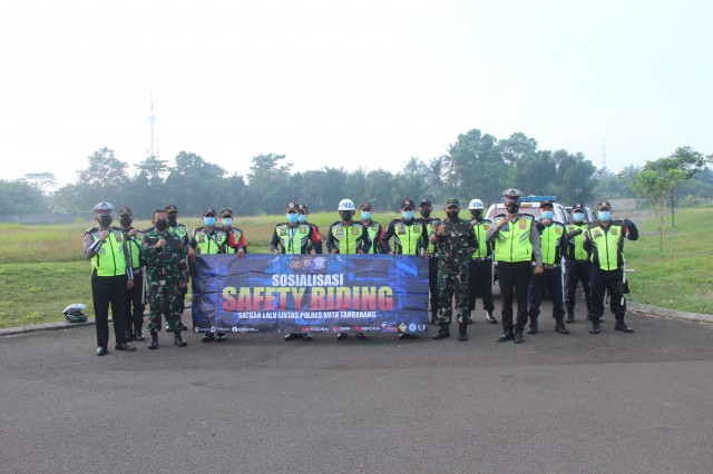 Satlantas Polresta Tangerang Berikan Pelatihan Safety Riding Kepada Security MDY di Suvarna Padi